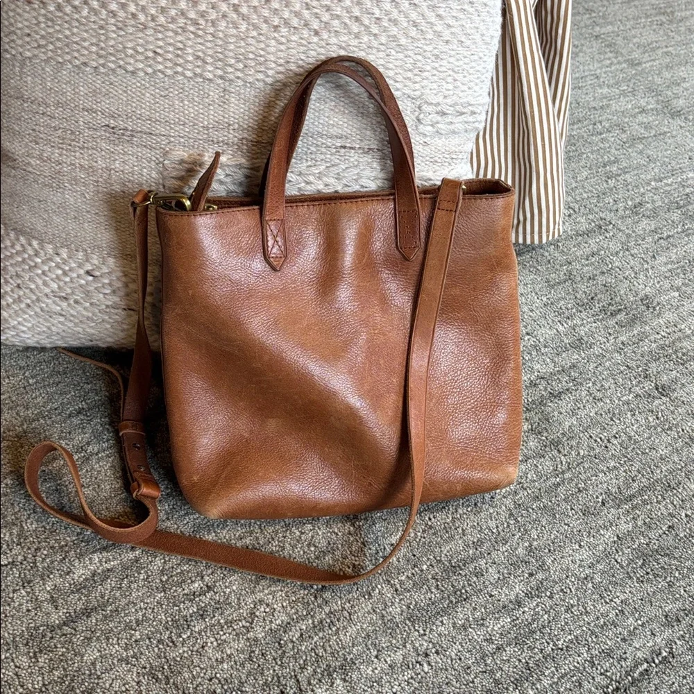 Madewell Transport Crossbody Leather Bag in Congac - Picture 3 of 10